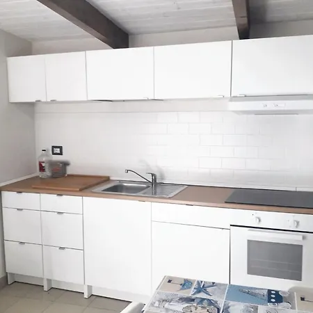 Welcoming House With Sea View In Дом отдыха *